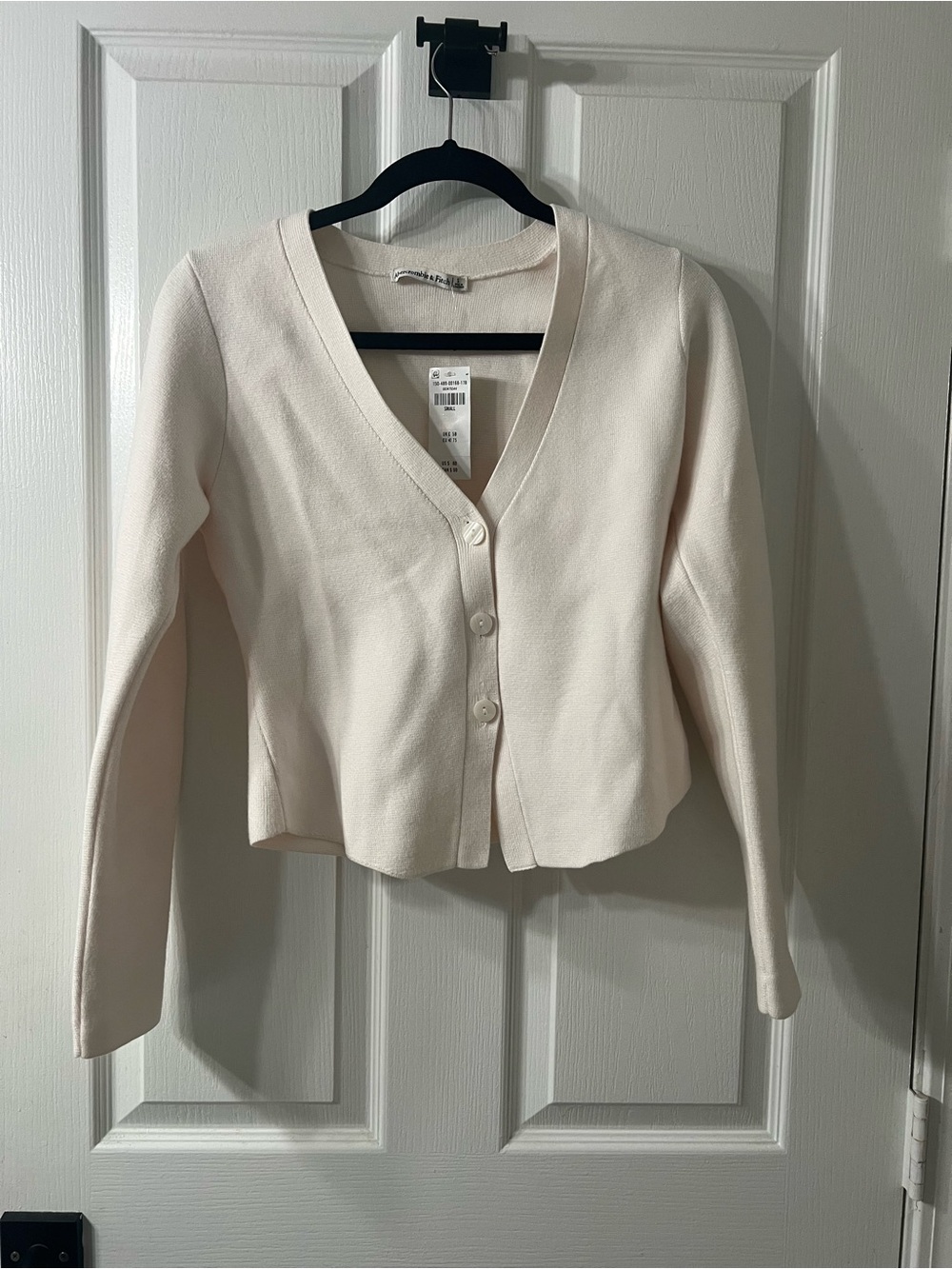 Abercrombie & Fitch Cream Long-Sleeve Women's Sweater